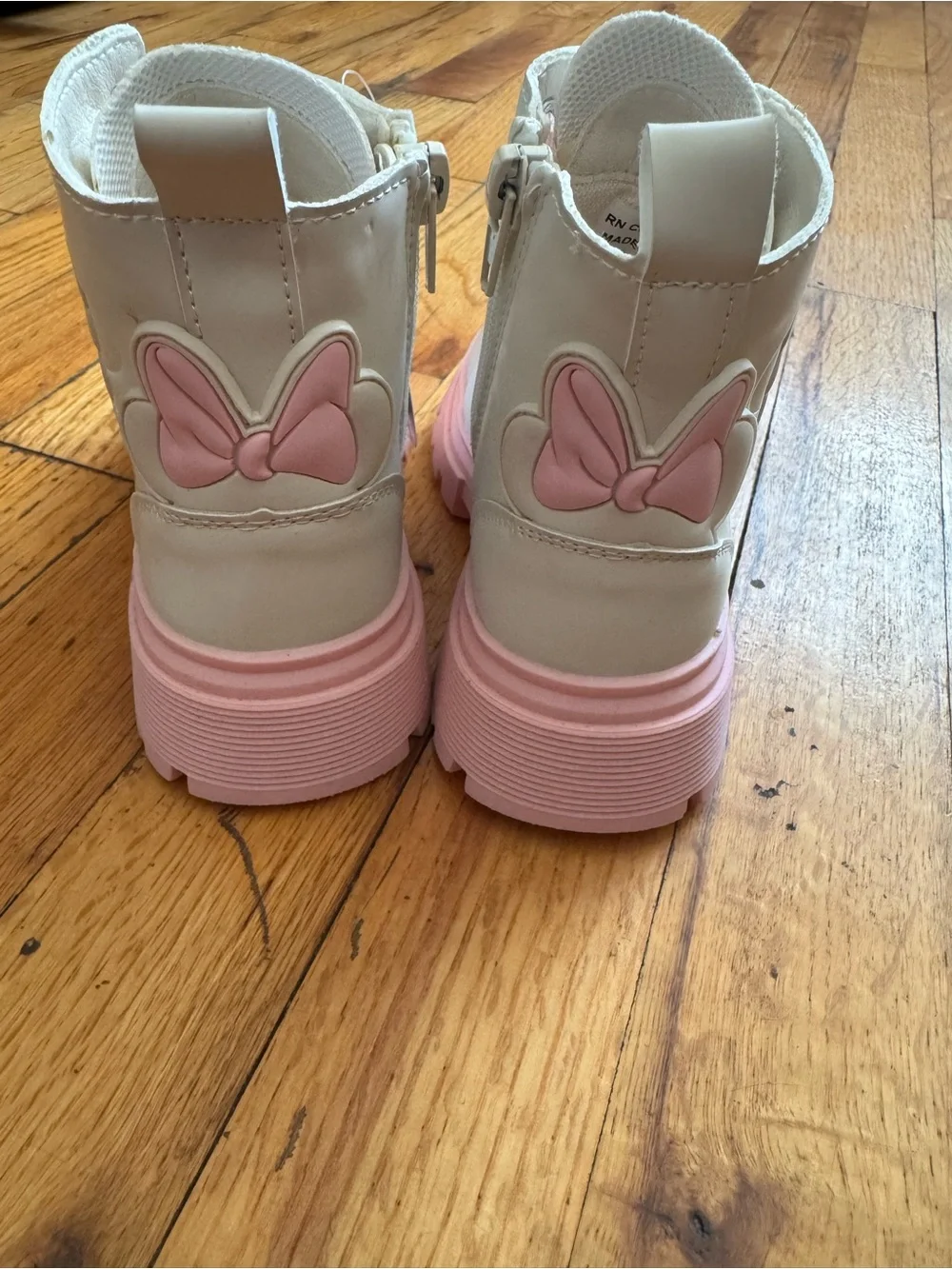 NWT! Disney Minnie Mouse Boots For Toddler Girls